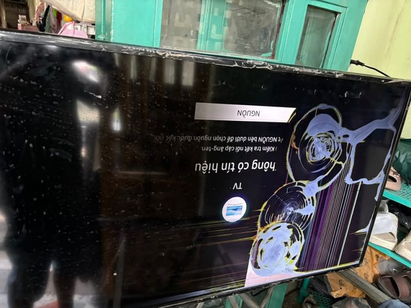 Thay màn hình tivi samsung - lg - sony tận nhà