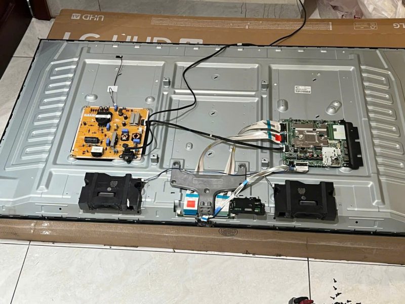 Thay màn hình tivi samsung lg sony tận nhà